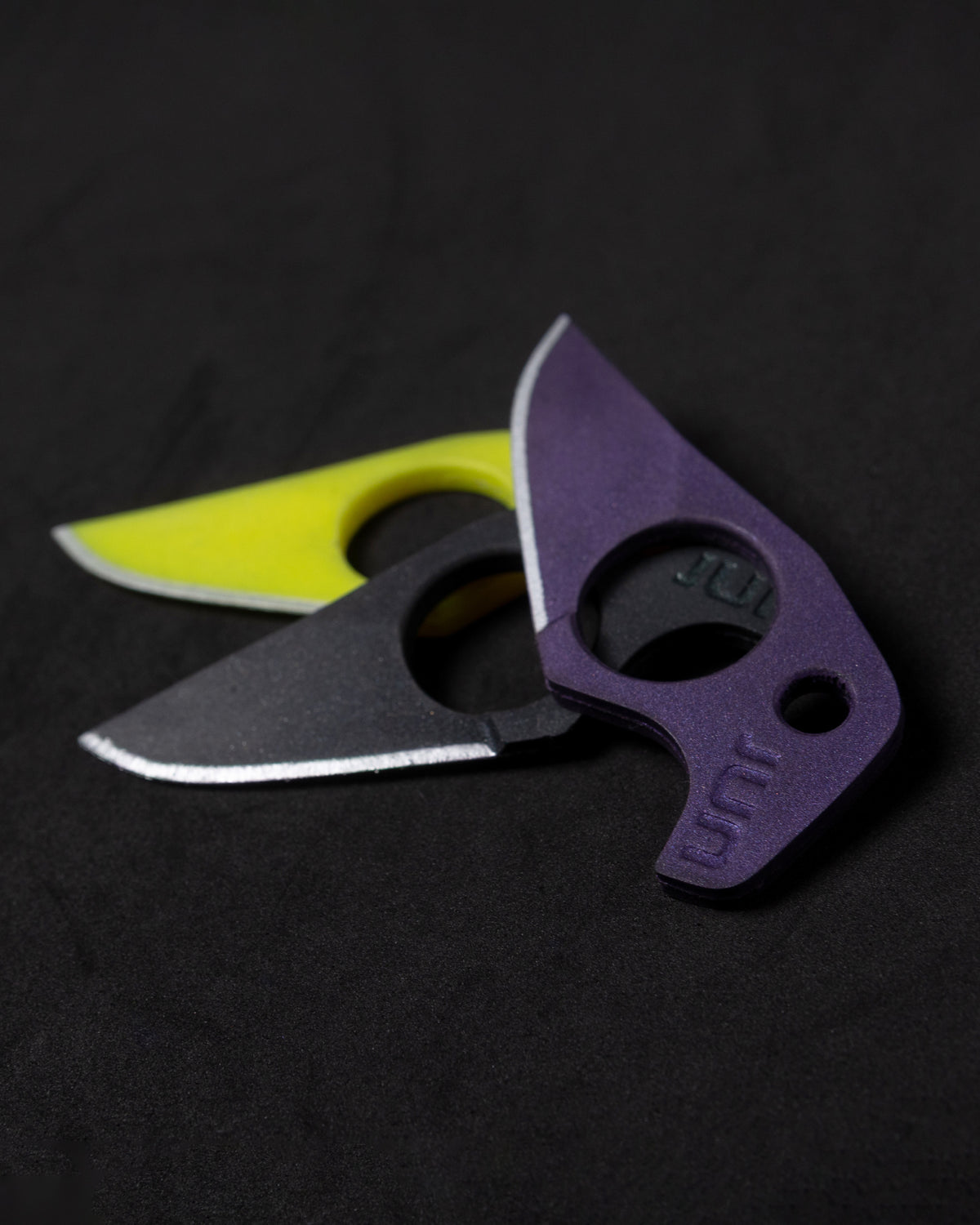 CY 001 CYBERPUNK Fingermesser